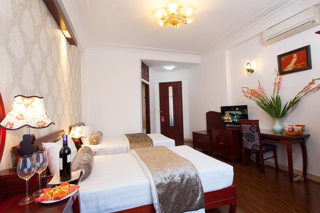 Hanoi Luxury Hotel Bagian luar foto
