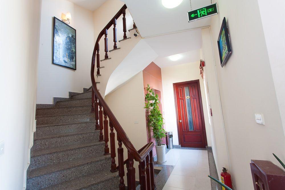 Hanoi Luxury Hotel Bagian luar foto