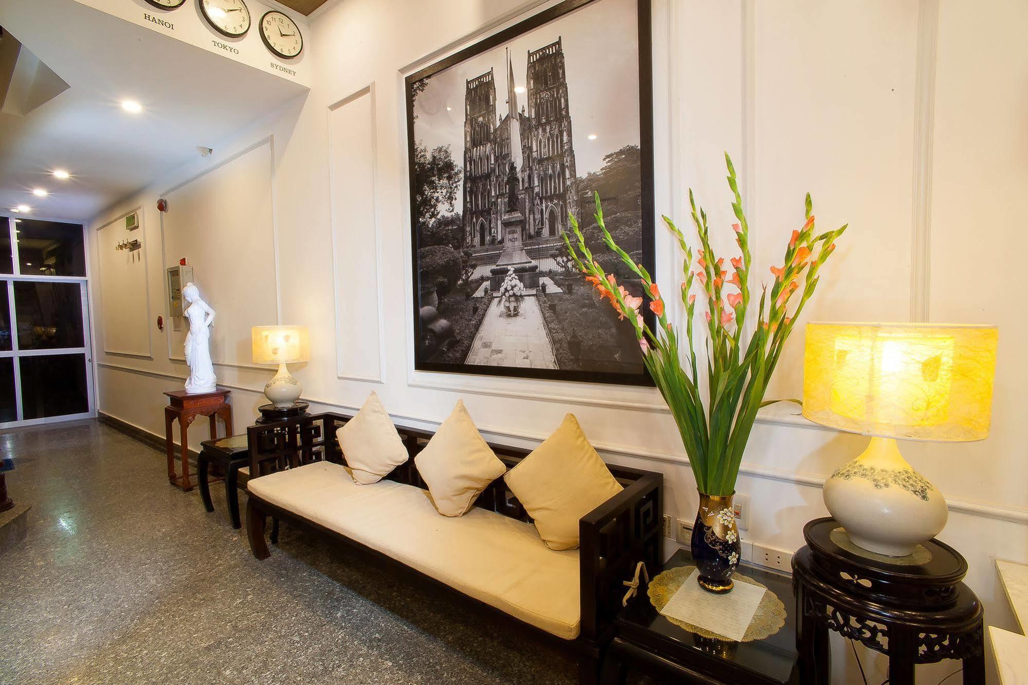 Hanoi Luxury Hotel Bagian luar foto