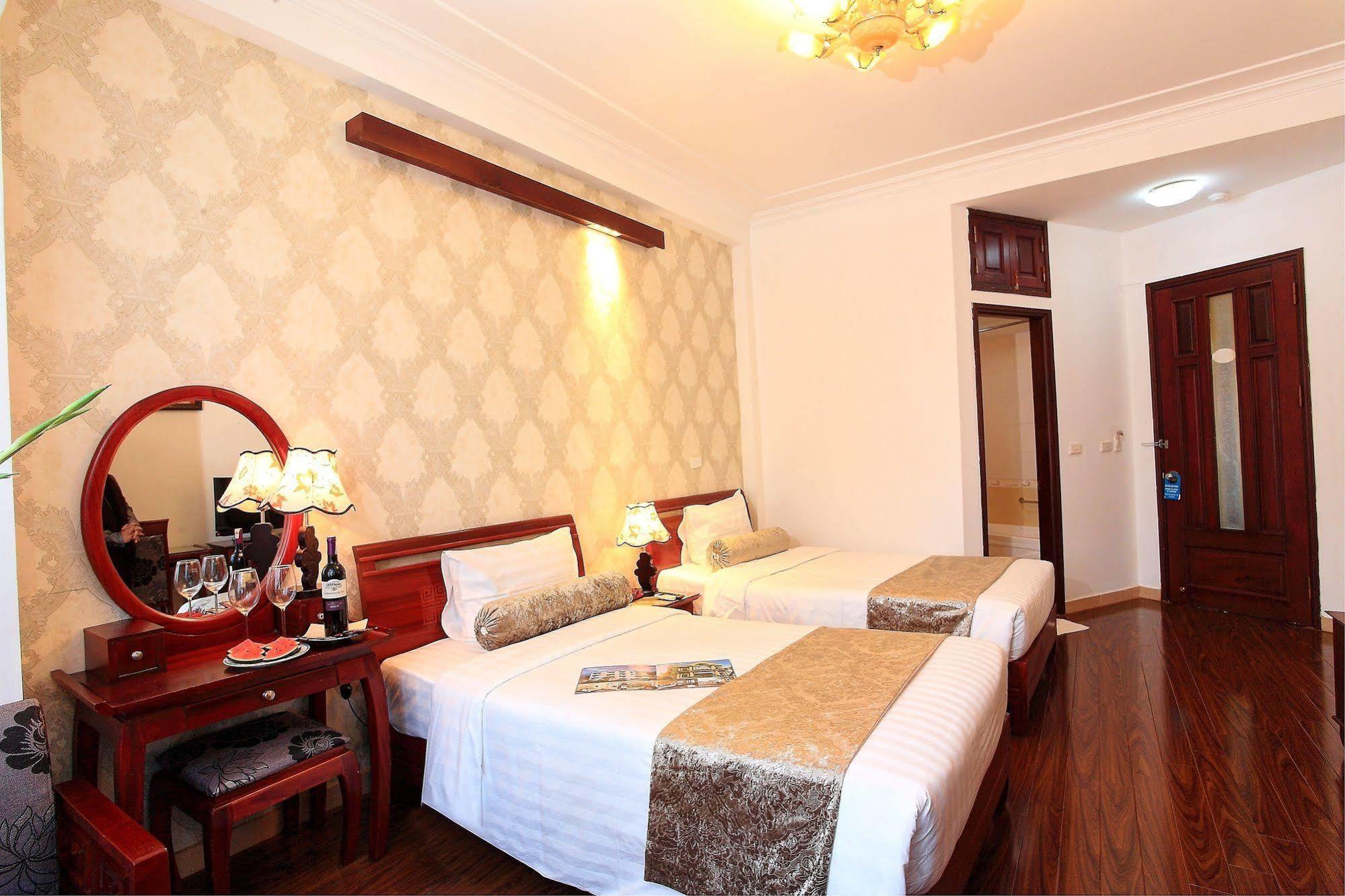 Hanoi Luxury Hotel Bagian luar foto
