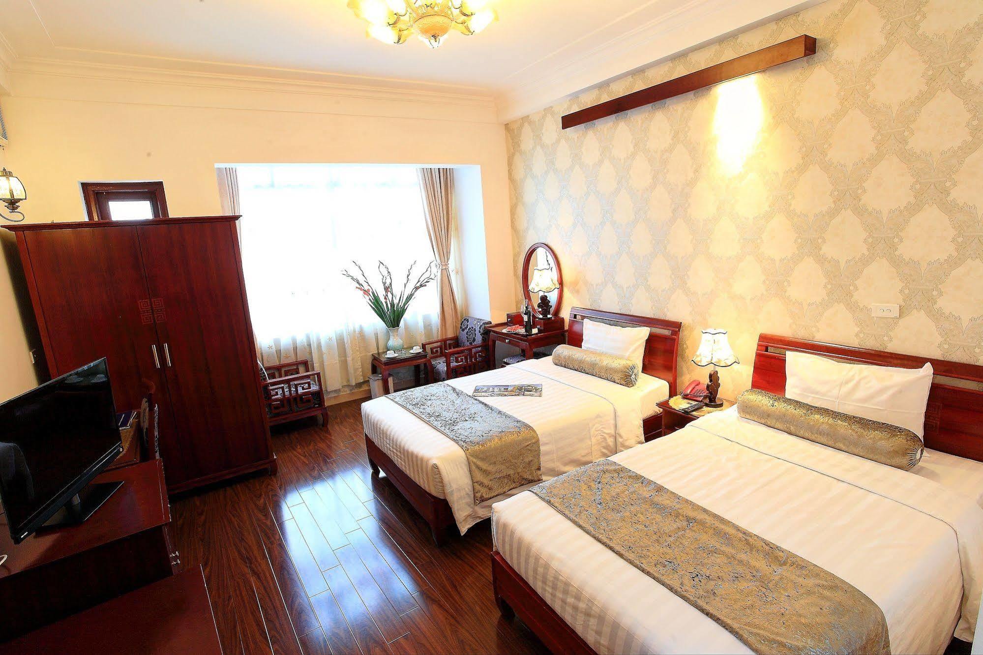 Hanoi Luxury Hotel Bagian luar foto