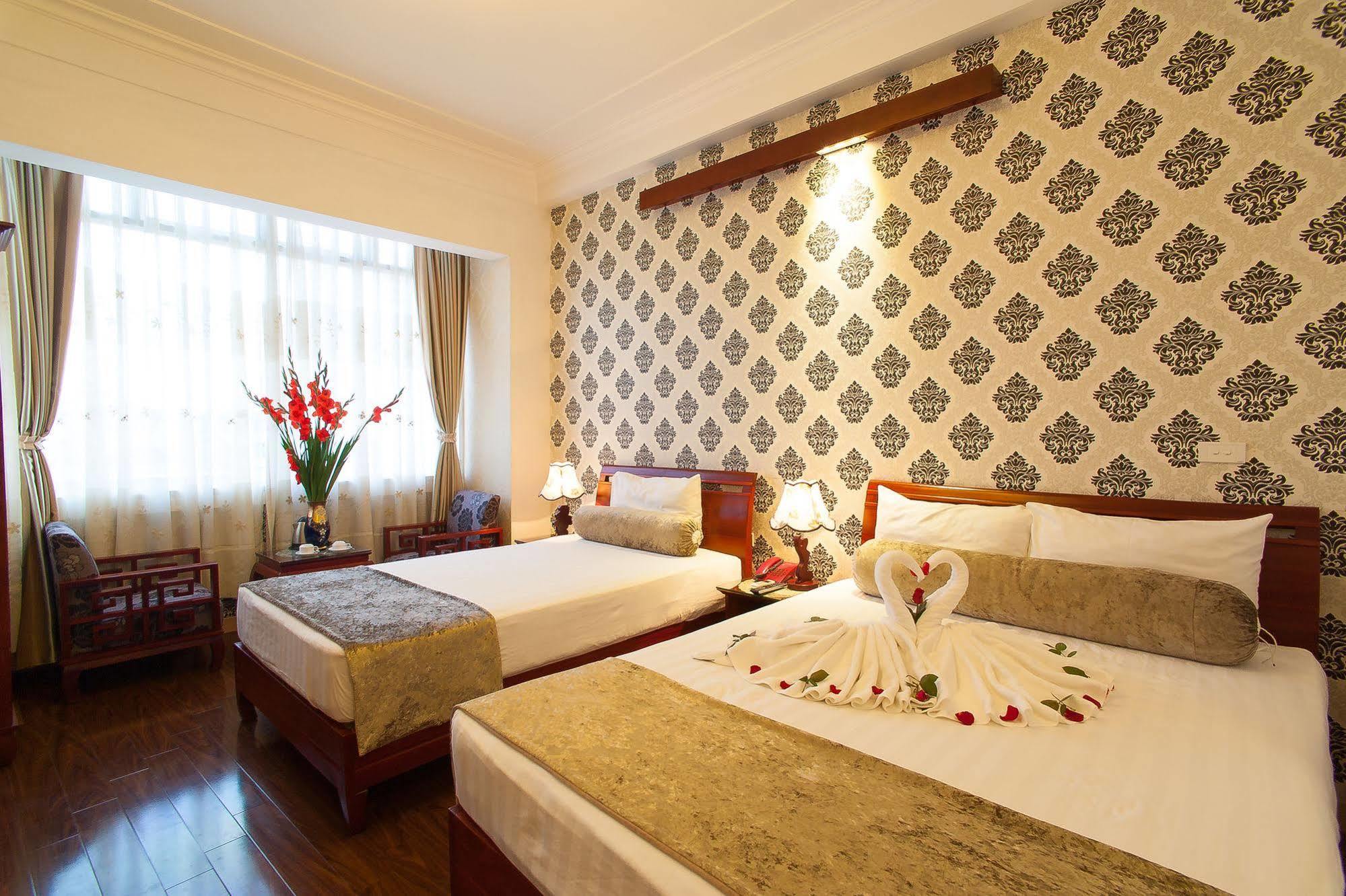 Hanoi Luxury Hotel Bagian luar foto