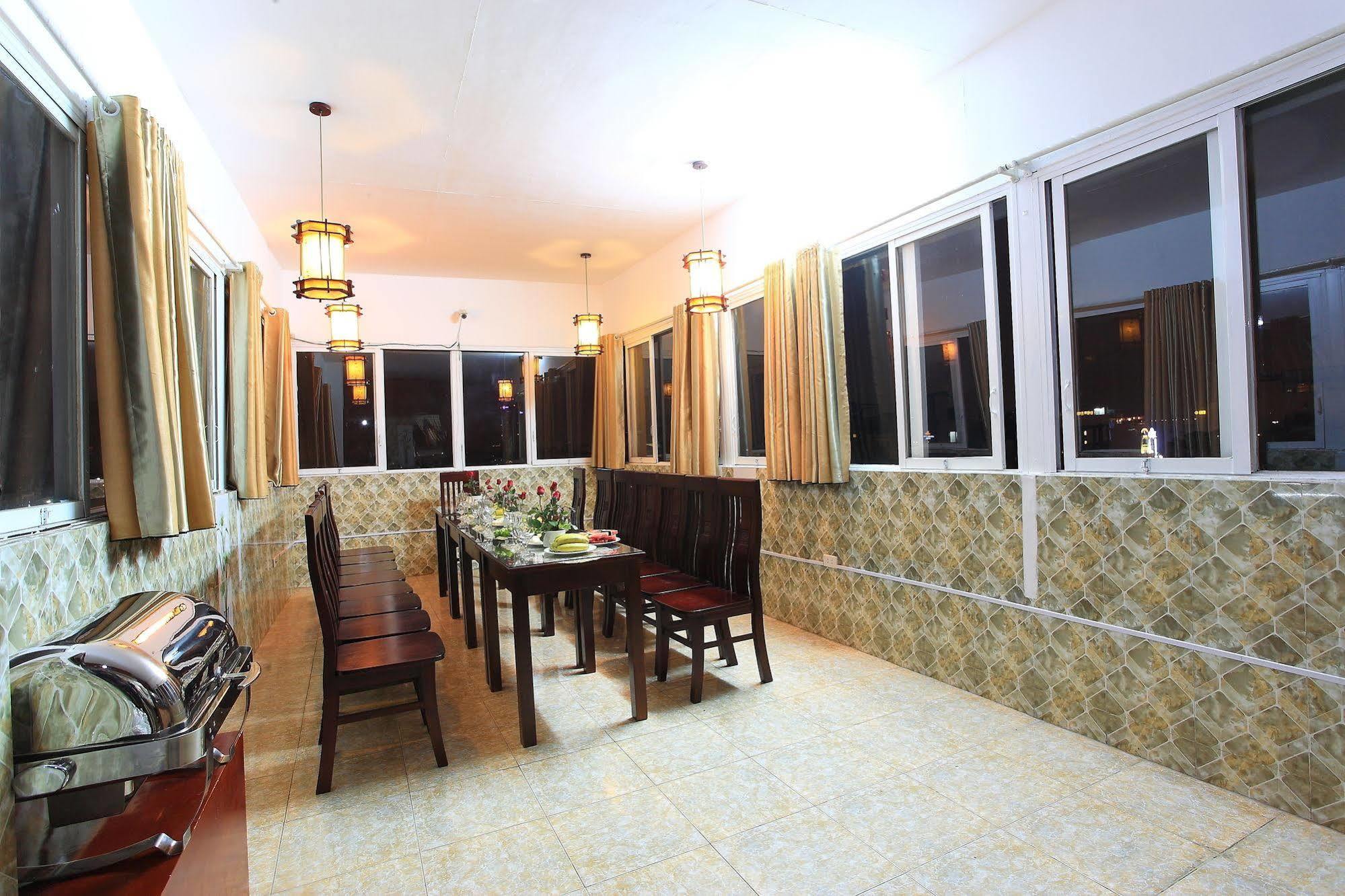 Hanoi Luxury Hotel Bagian luar foto