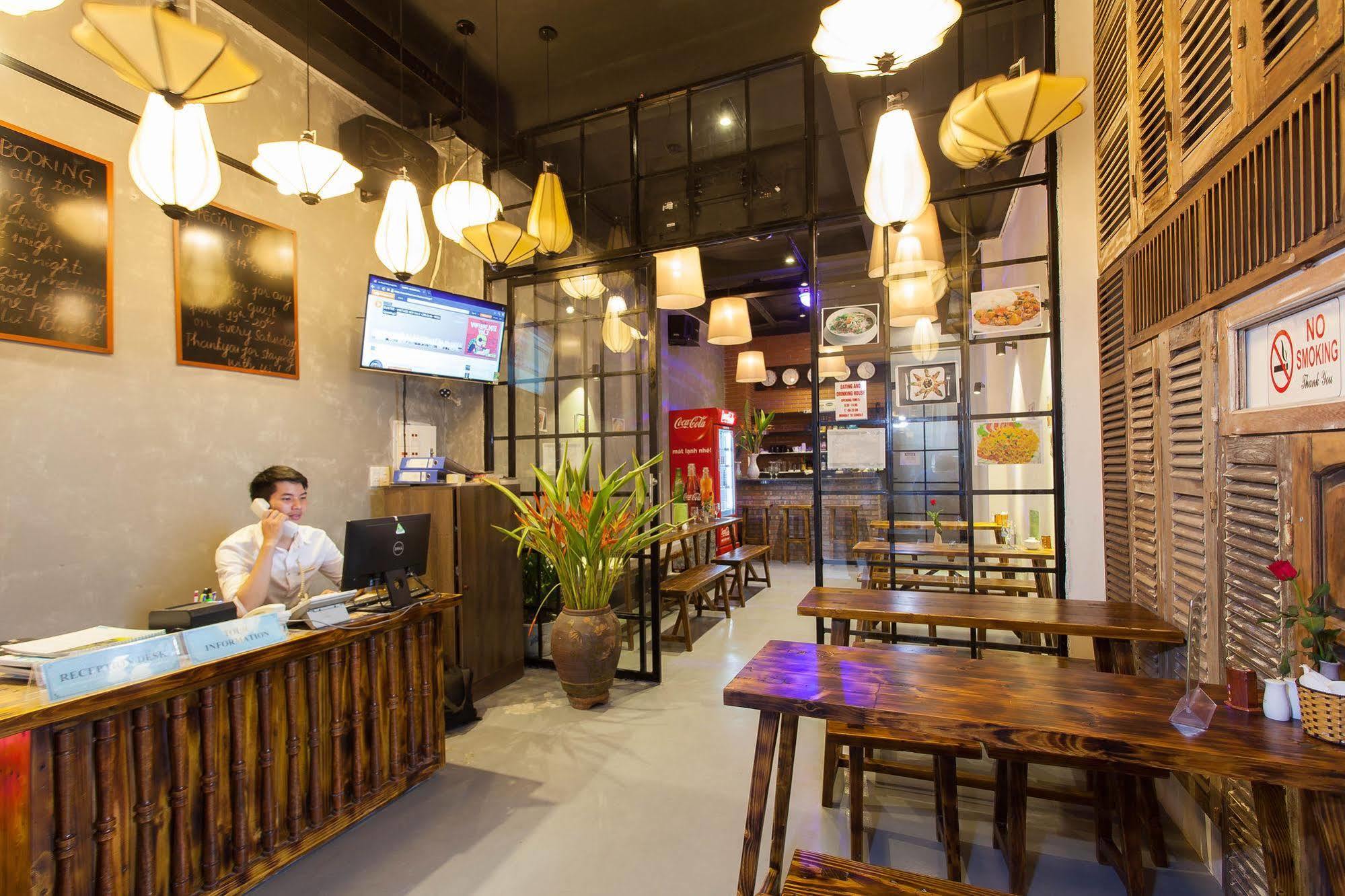 Hanoi Luxury Hotel Bagian luar foto
